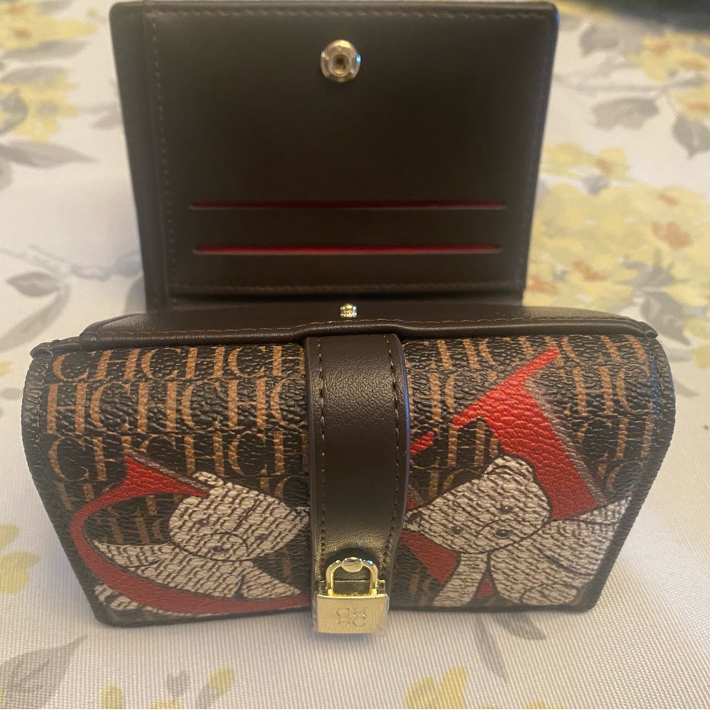 Carolina Herrera ID Wallet – Luxury Designer Card Holder mini travel wallet - Picture 3 of 10